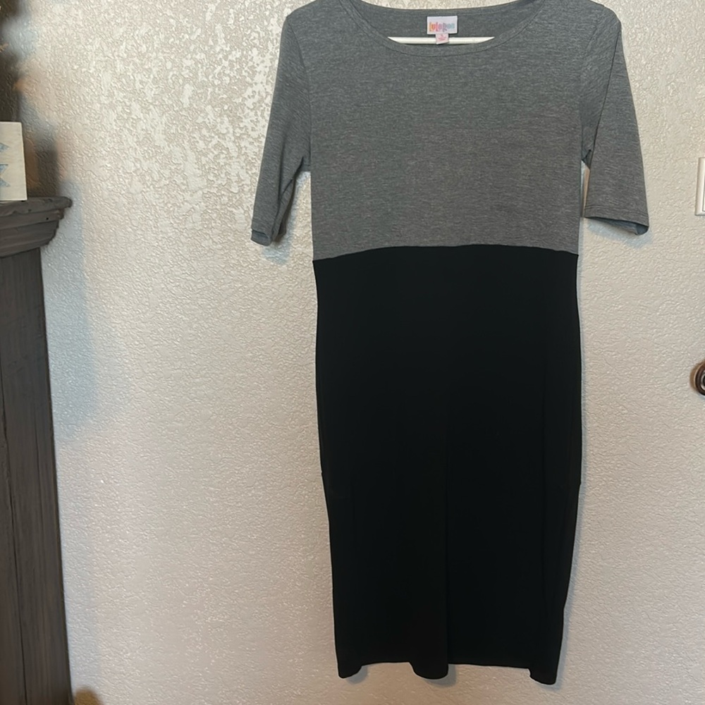 NWT Lularoe Julia, black and gray color block, size S